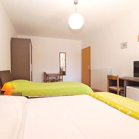 Rooms Ivica 1452 Fazana Bagian luar foto