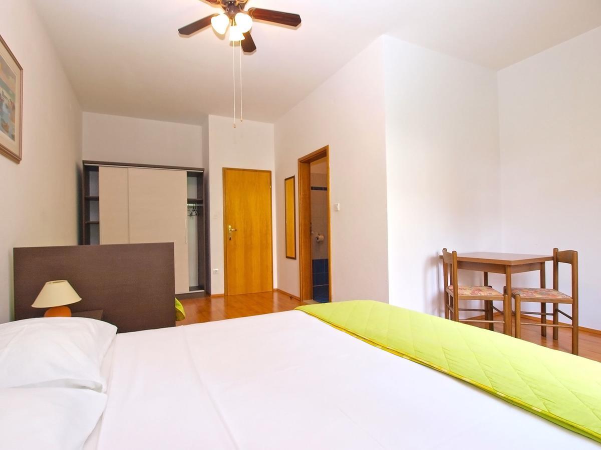 Rooms Ivica 1452 Fazana Bagian luar foto