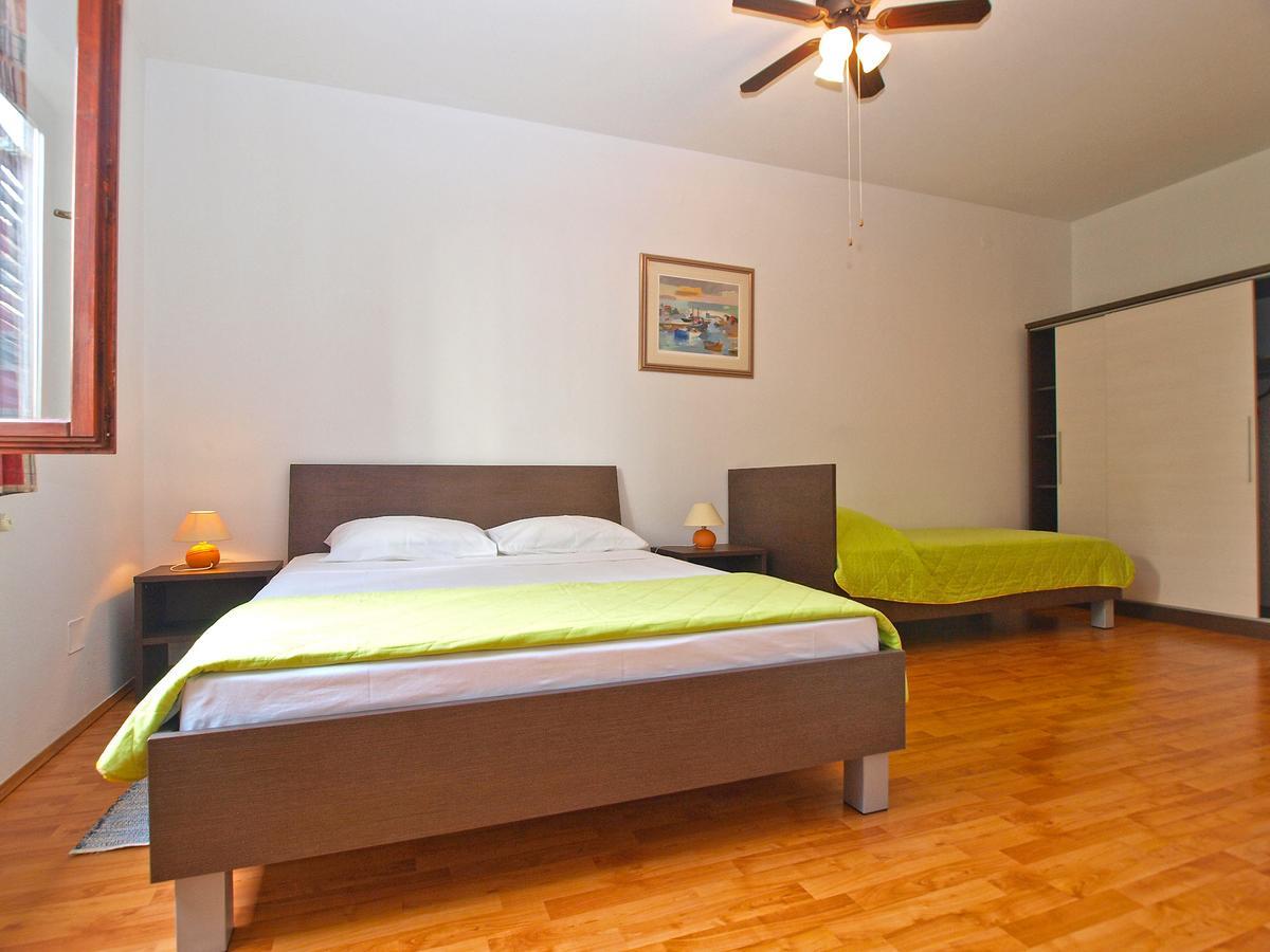 Rooms Ivica 1452 Fazana Bagian luar foto