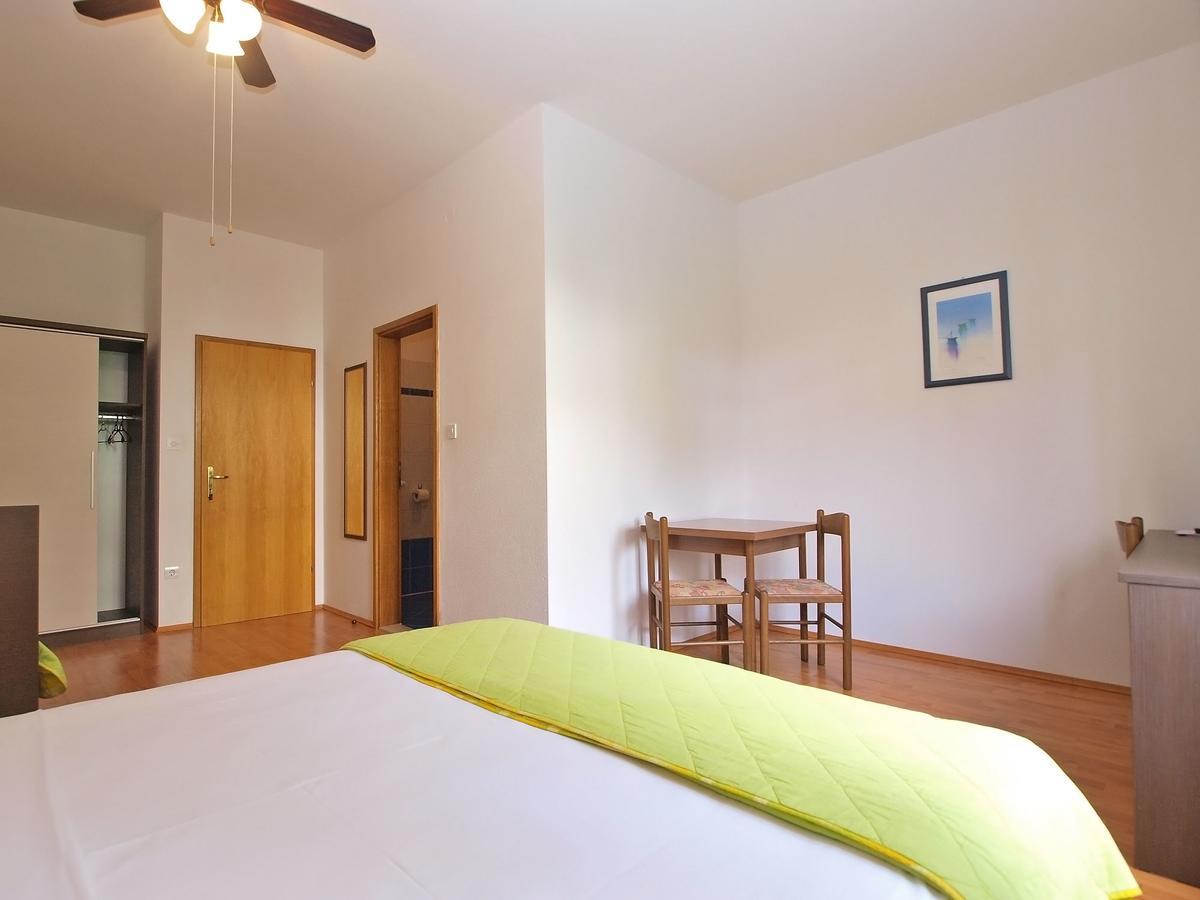 Rooms Ivica 1452 Fazana Bagian luar foto