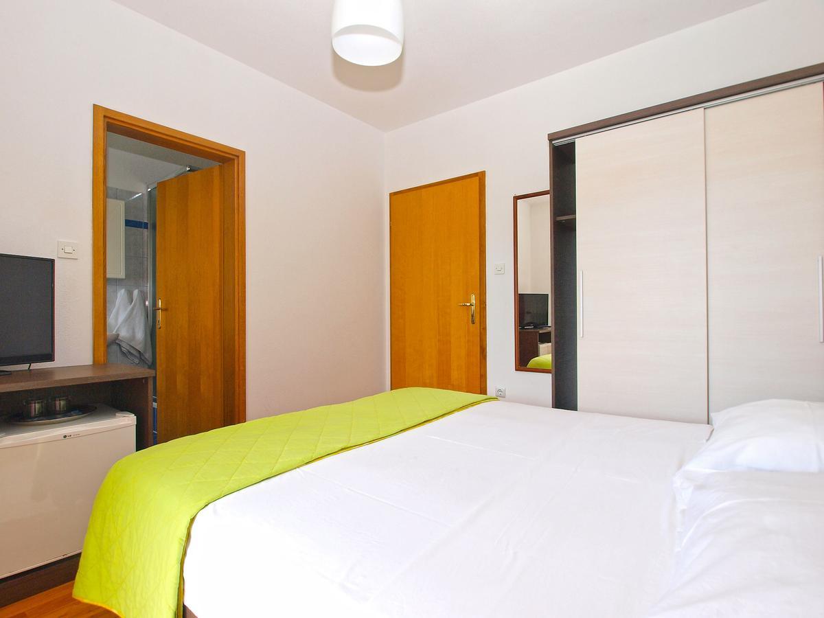 Rooms Ivica 1452 Fazana Bagian luar foto