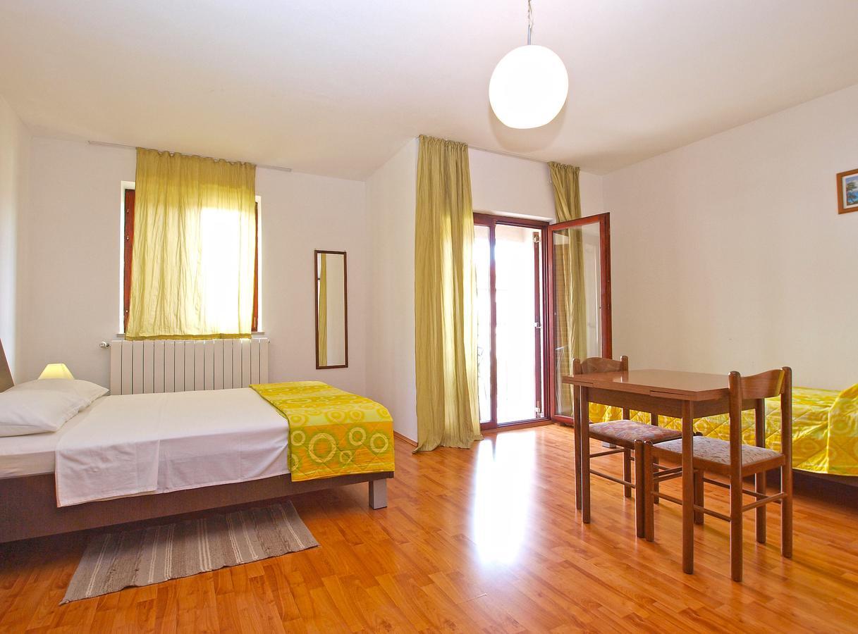 Rooms Ivica 1452 Fazana Bagian luar foto