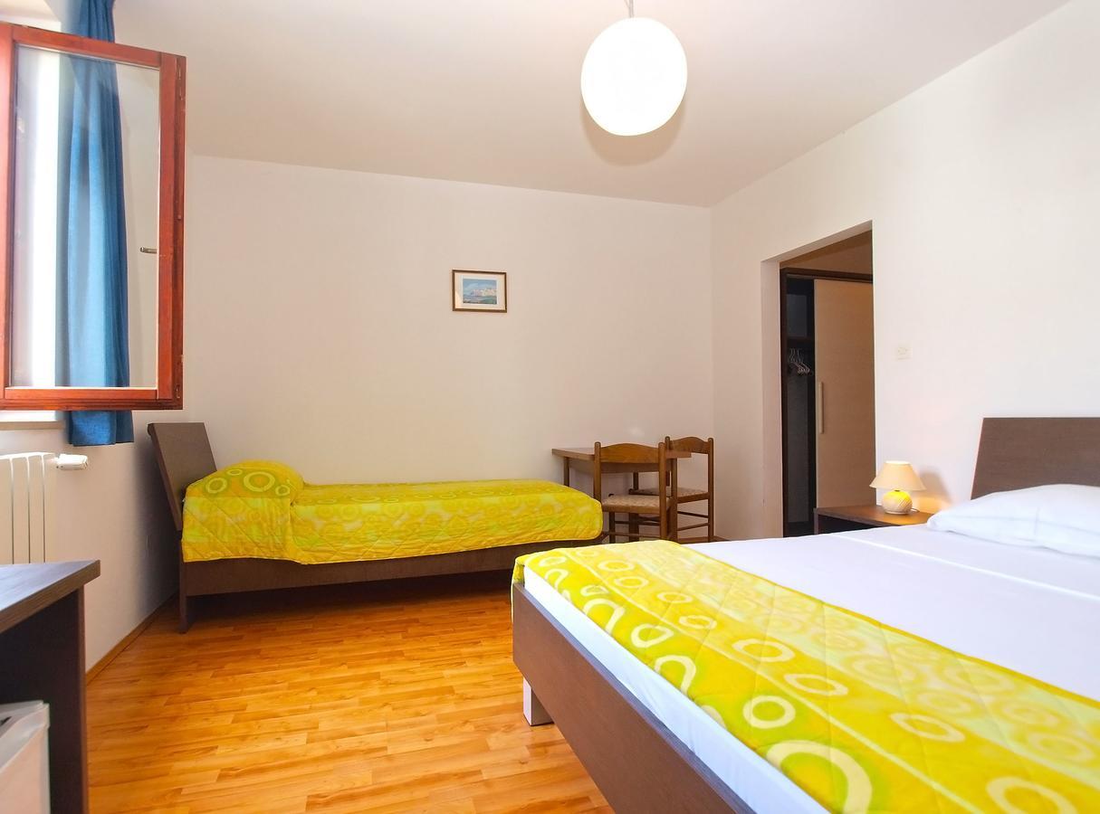 Rooms Ivica 1452 Fazana Bagian luar foto