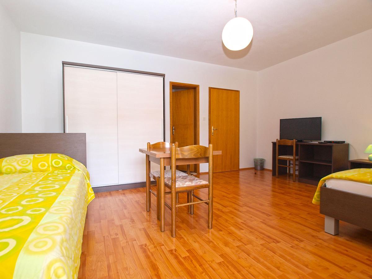 Rooms Ivica 1452 Fazana Bagian luar foto