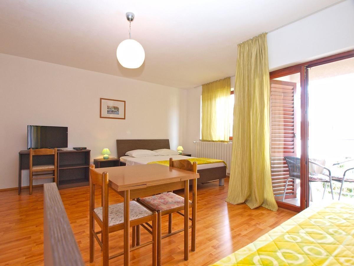 Rooms Ivica 1452 Fazana Bagian luar foto